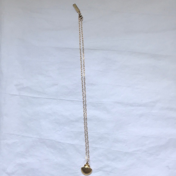 M Lee Gold Seashell necklace - Picture 3 of 5